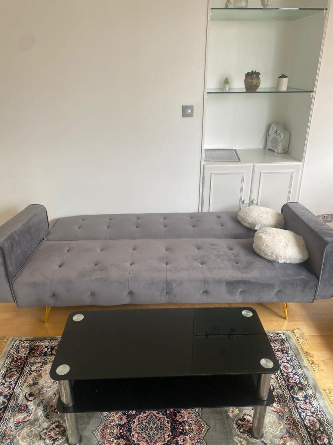 Apartamento Cozy Two Bedroom Flat In The Heart Of *